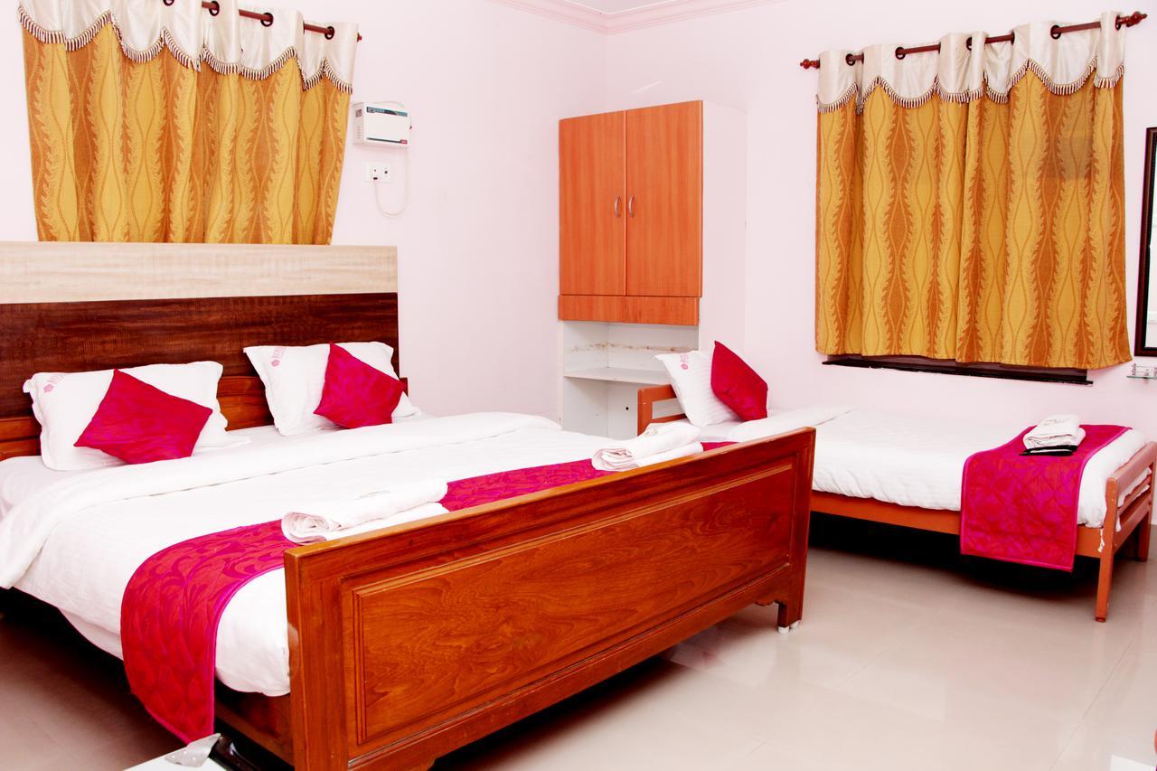 Royal Grand Days Hotel Chennai Exterior photo